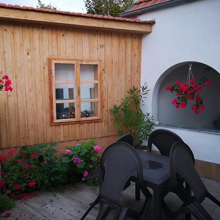 Ubytovani Mikulov Exteriör bild
