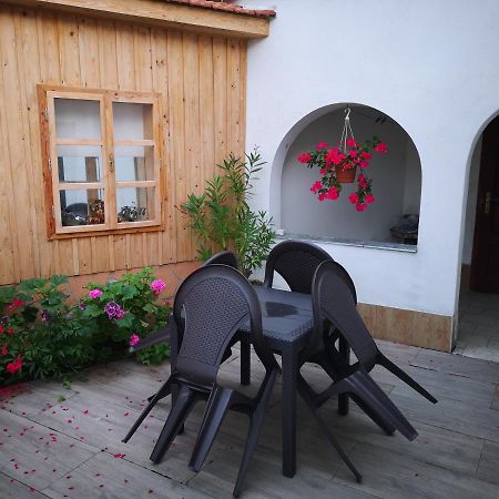 Ubytovani Mikulov Exteriör bild