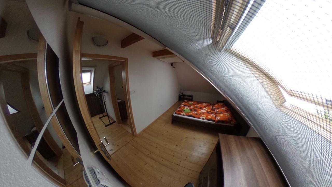 Ubytovani Mikulov Exteriör bild