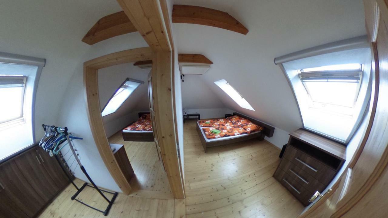 Ubytovani Mikulov Exteriör bild